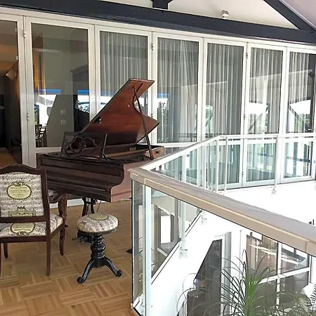 Maison Toussaint 3* סן-לורן-סור-סבר