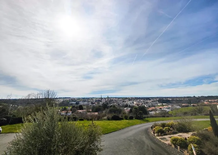 Maison Toussaint فندق 3*